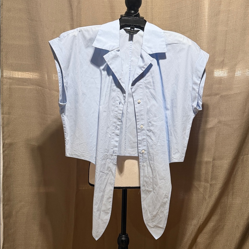 Banana Republic Light Blue Short-Sleeve Button-Down with Front Tie Sz L